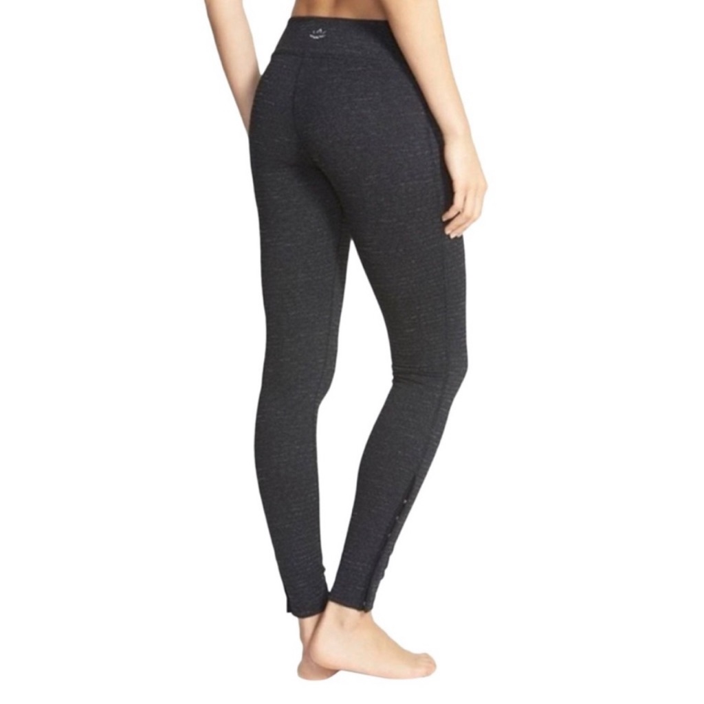 Beyond Yoga Pique Ankle Snap Spacedyed Black Leggings.